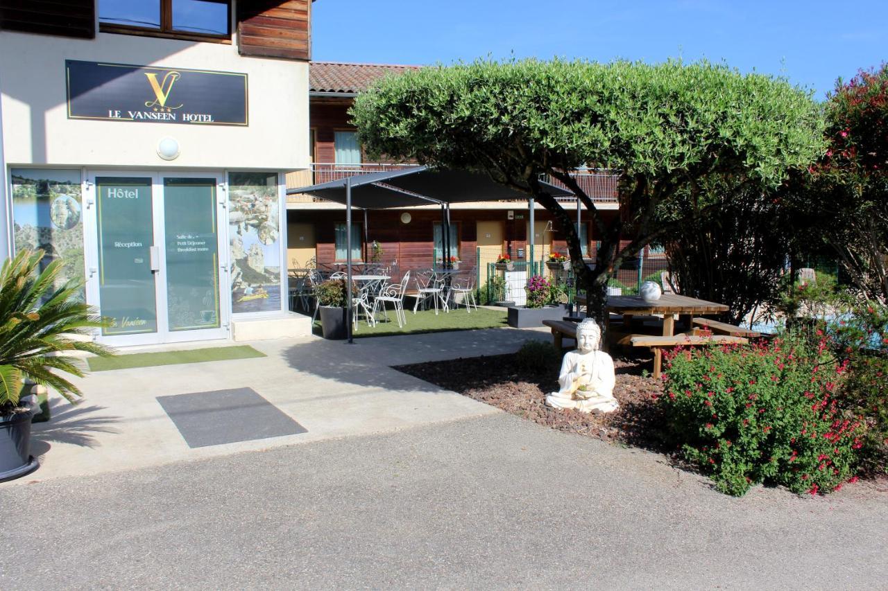 Hotel Le Vanseen Les Vans Bagian luar foto
