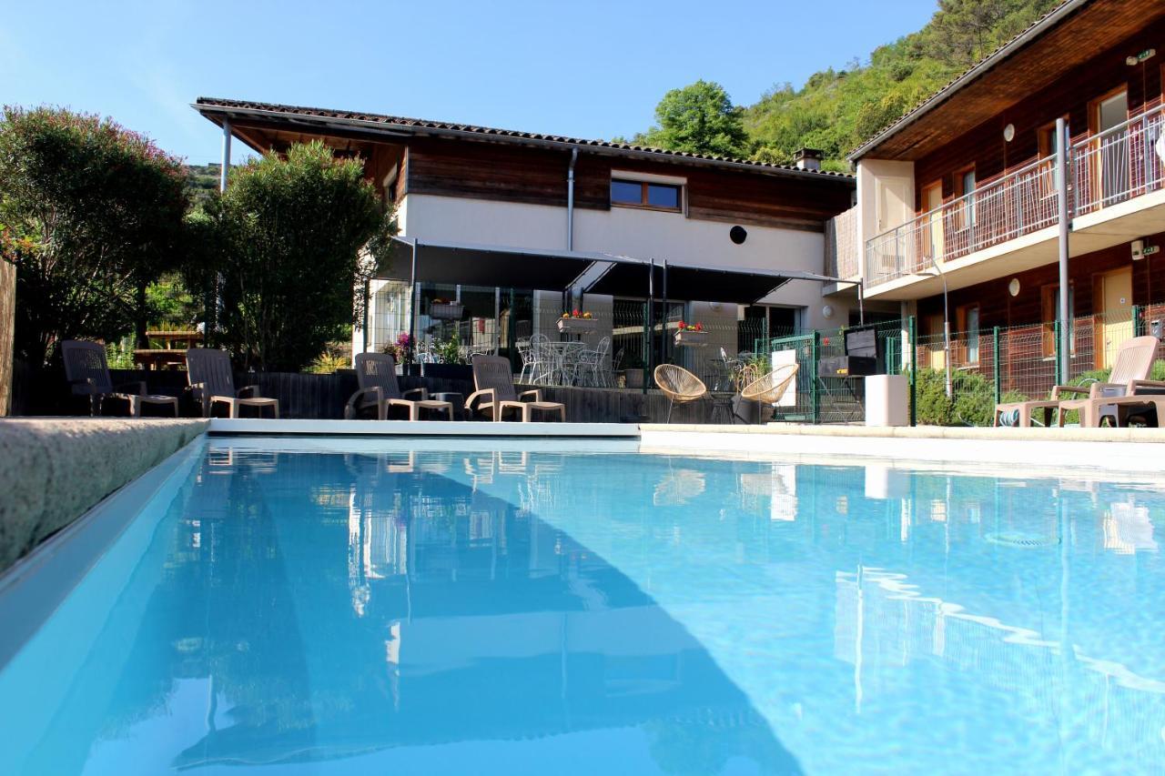 Hotel Le Vanseen Les Vans Bagian luar foto