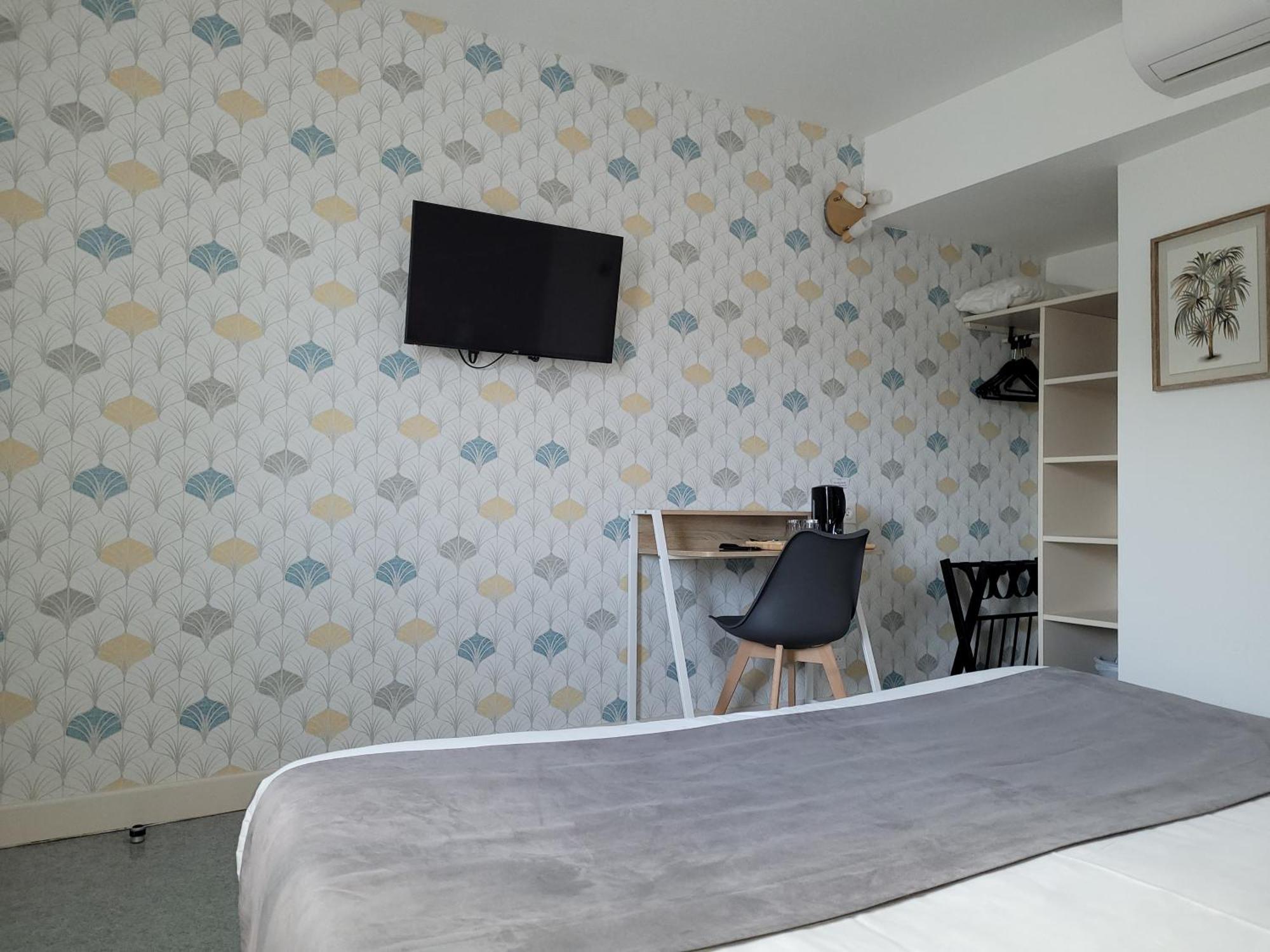 Hotel Le Vanseen Les Vans Bagian luar foto